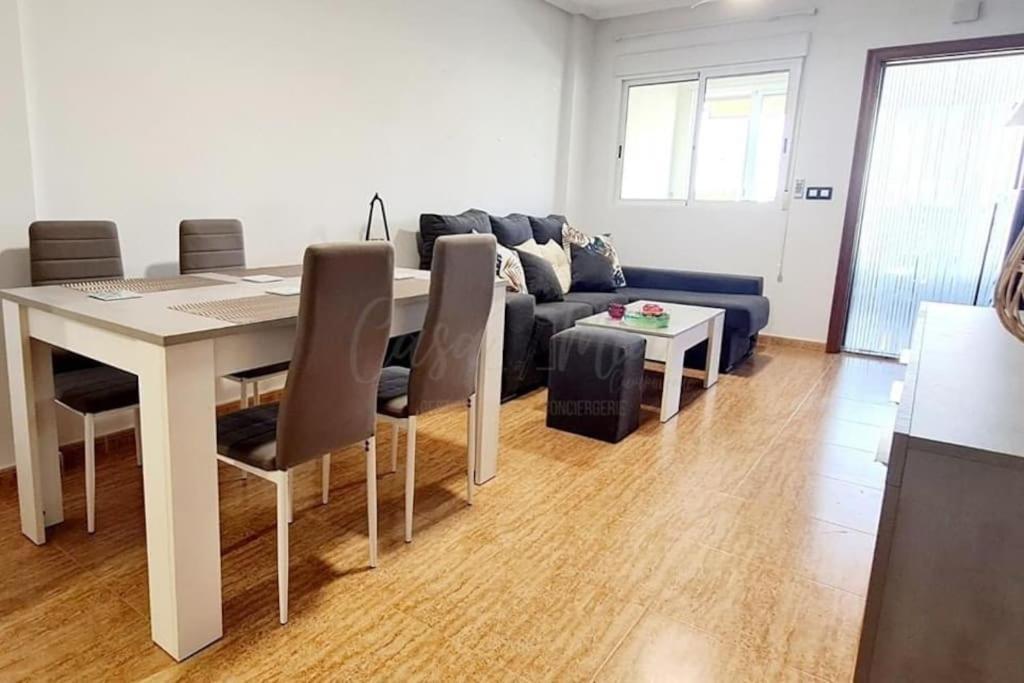 Agreable Appartement Avec Piscine Commune San Pedro del Pinatar Exteriör bild